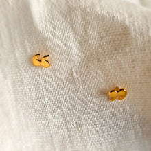 Cargar imagen en el visor de la galería, Pendientes Comillas