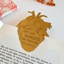 Cargar imagen en el visor de la galería, Marcapáginas inspirado en el libro Frankestein de Mary Shelley con la frase Beware for I am fearless and therefore Powerful colocado en un libro