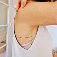 Cargar imagen en el visor de la galería, Pack de tatuajes temporales con palabras inspiradoras