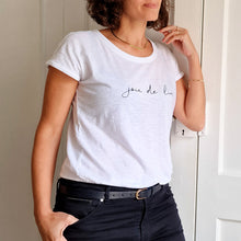 Cargar imagen en el visor de la galería, Camiseta &quot;Joie de Lire&quot;
